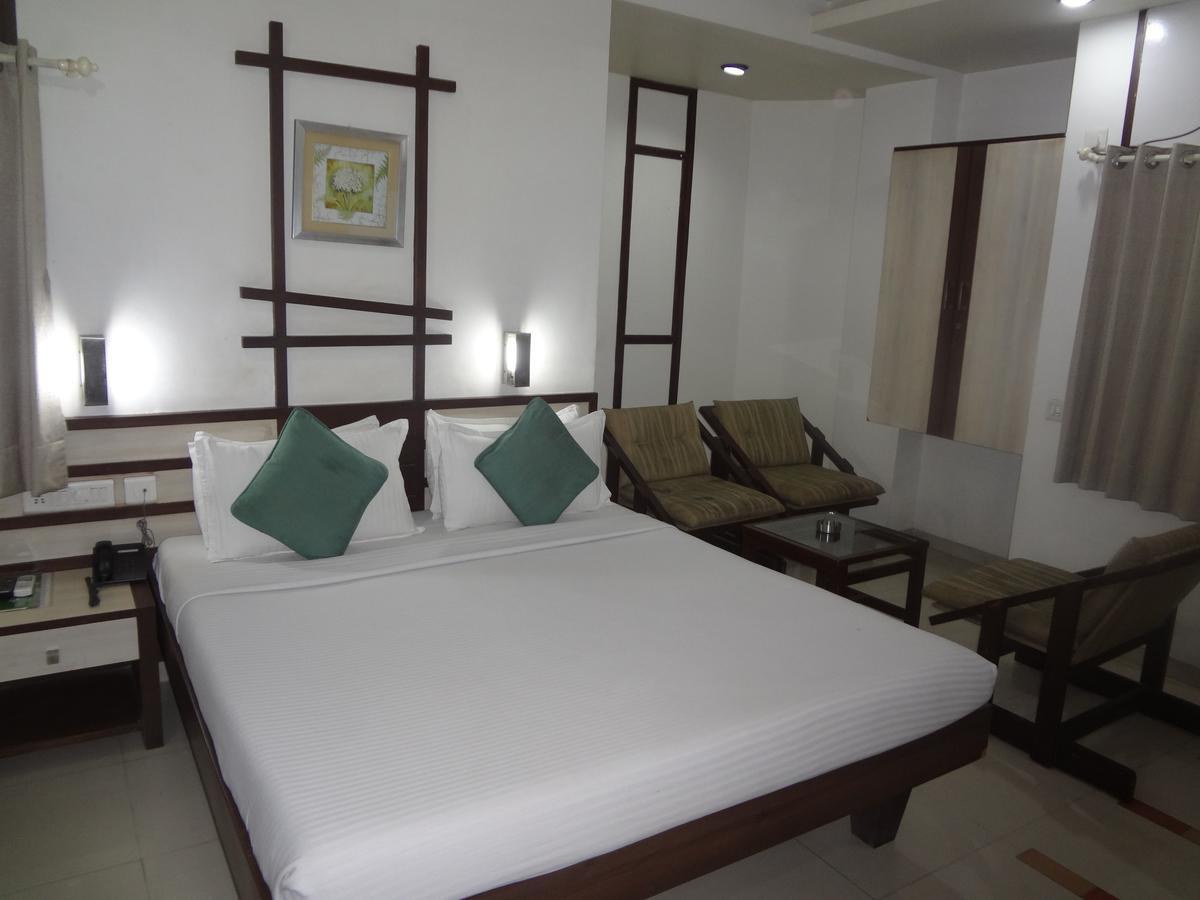 Hotel Airport Residency Ahmadabad Zewnętrze zdjęcie