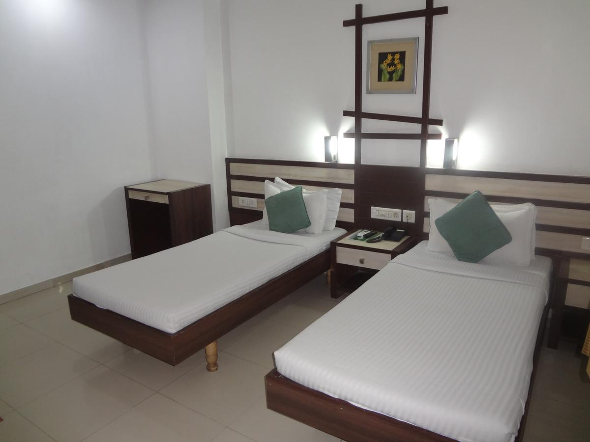 Hotel Airport Residency Ahmadabad Zewnętrze zdjęcie