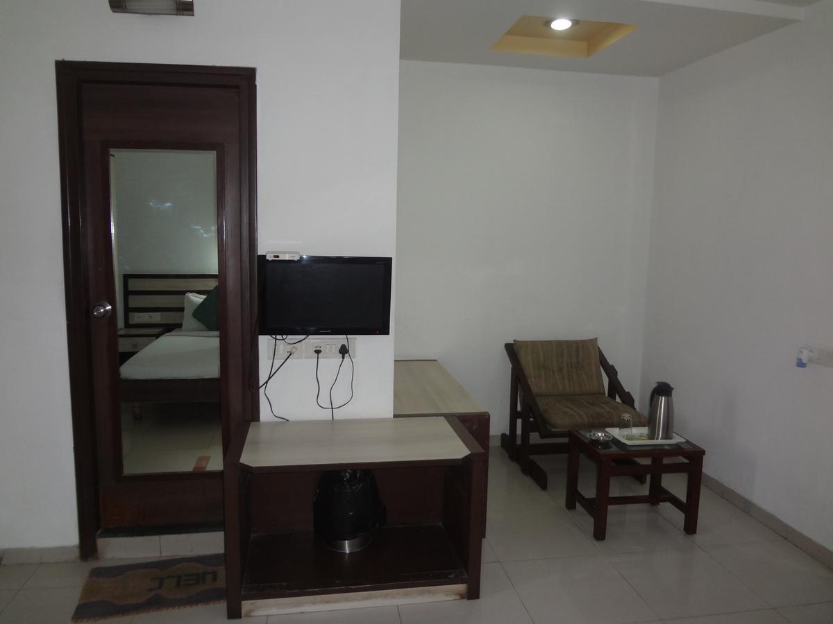 Hotel Airport Residency Ahmadabad Zewnętrze zdjęcie