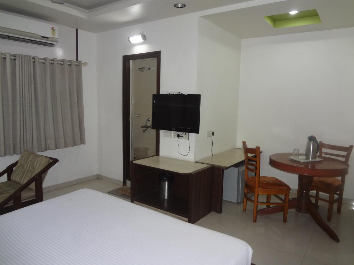 Hotel Airport Residency Ahmadabad Zewnętrze zdjęcie