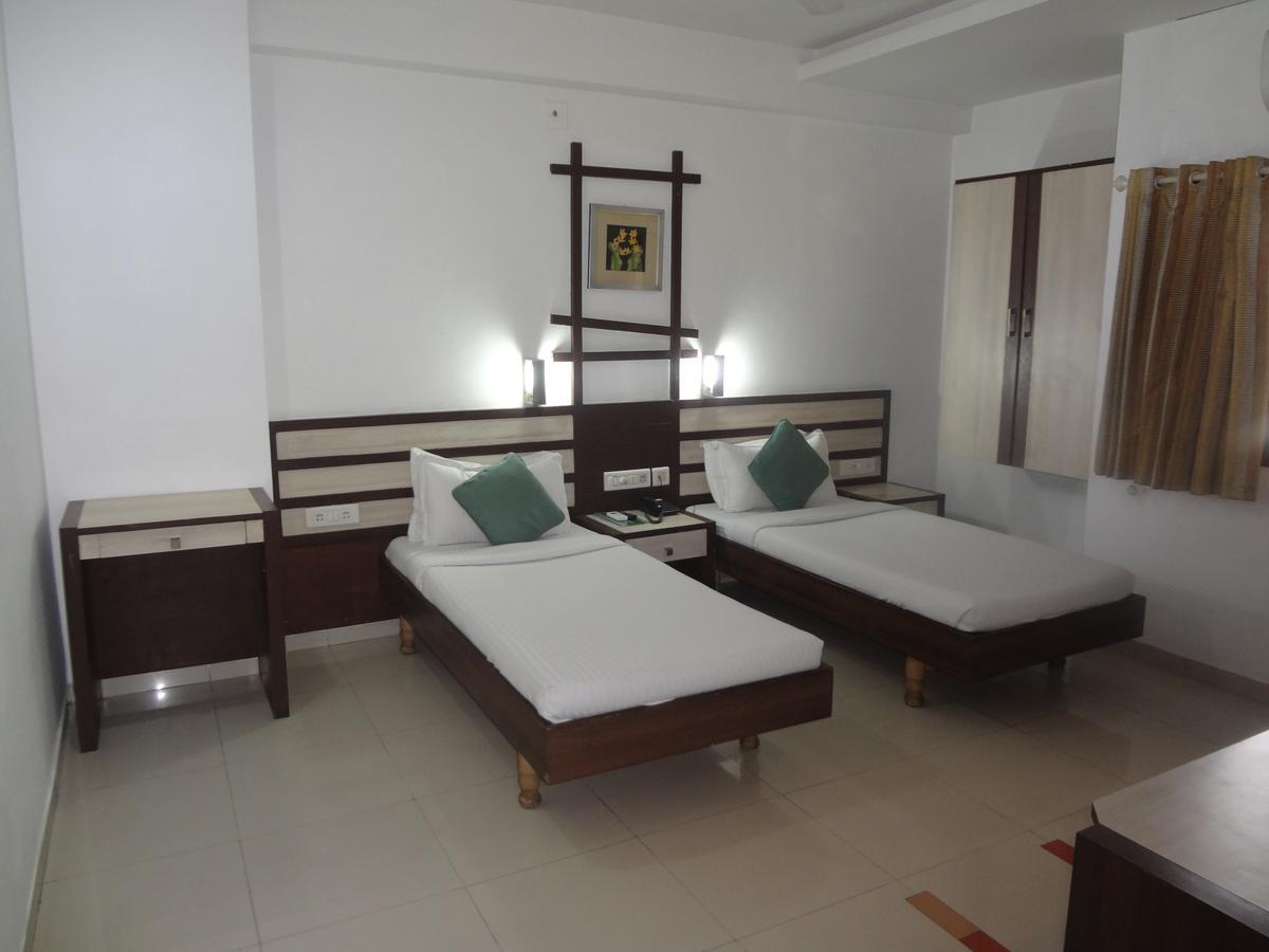 Hotel Airport Residency Ahmadabad Zewnętrze zdjęcie