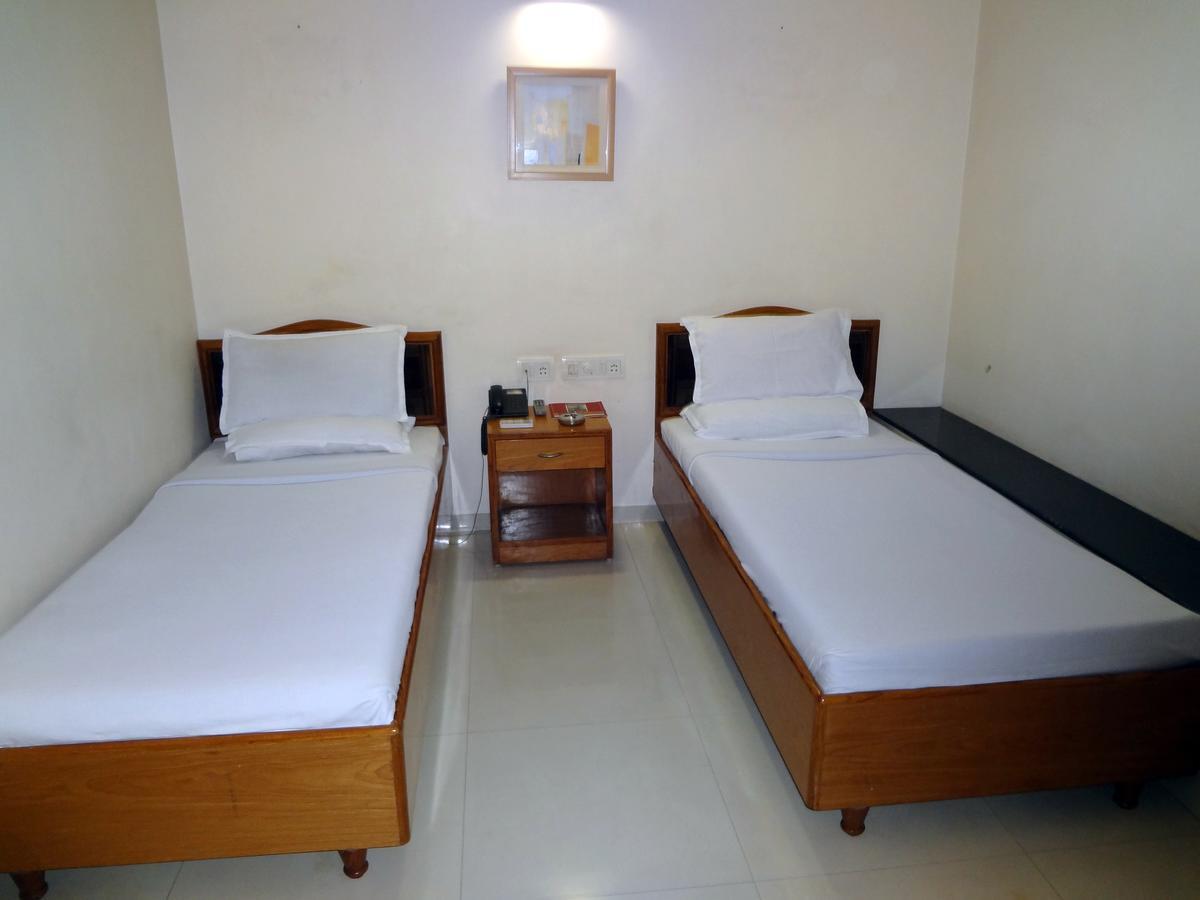 Hotel Airport Residency Ahmadabad Zewnętrze zdjęcie
