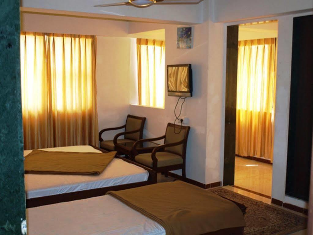 Hotel Airport Residency Ahmadabad Zewnętrze zdjęcie