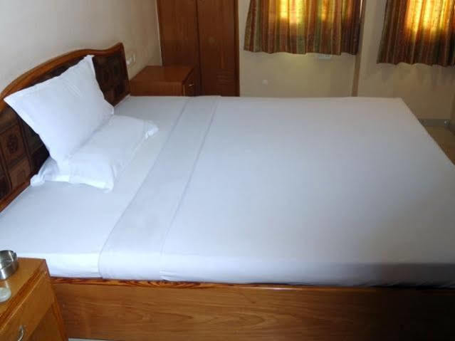 Hotel Airport Residency Ahmadabad Zewnętrze zdjęcie