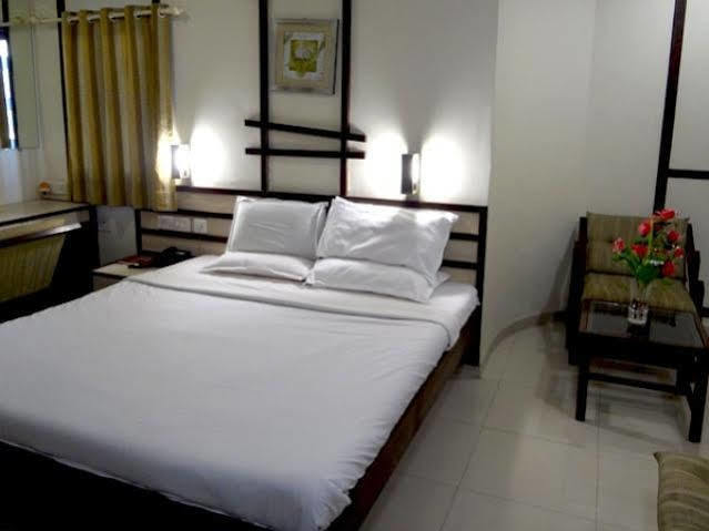 Hotel Airport Residency Ahmadabad Zewnętrze zdjęcie